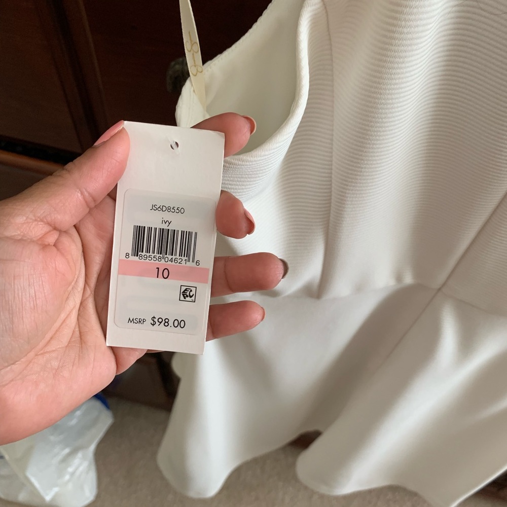 Dress - Picture 3 of 8